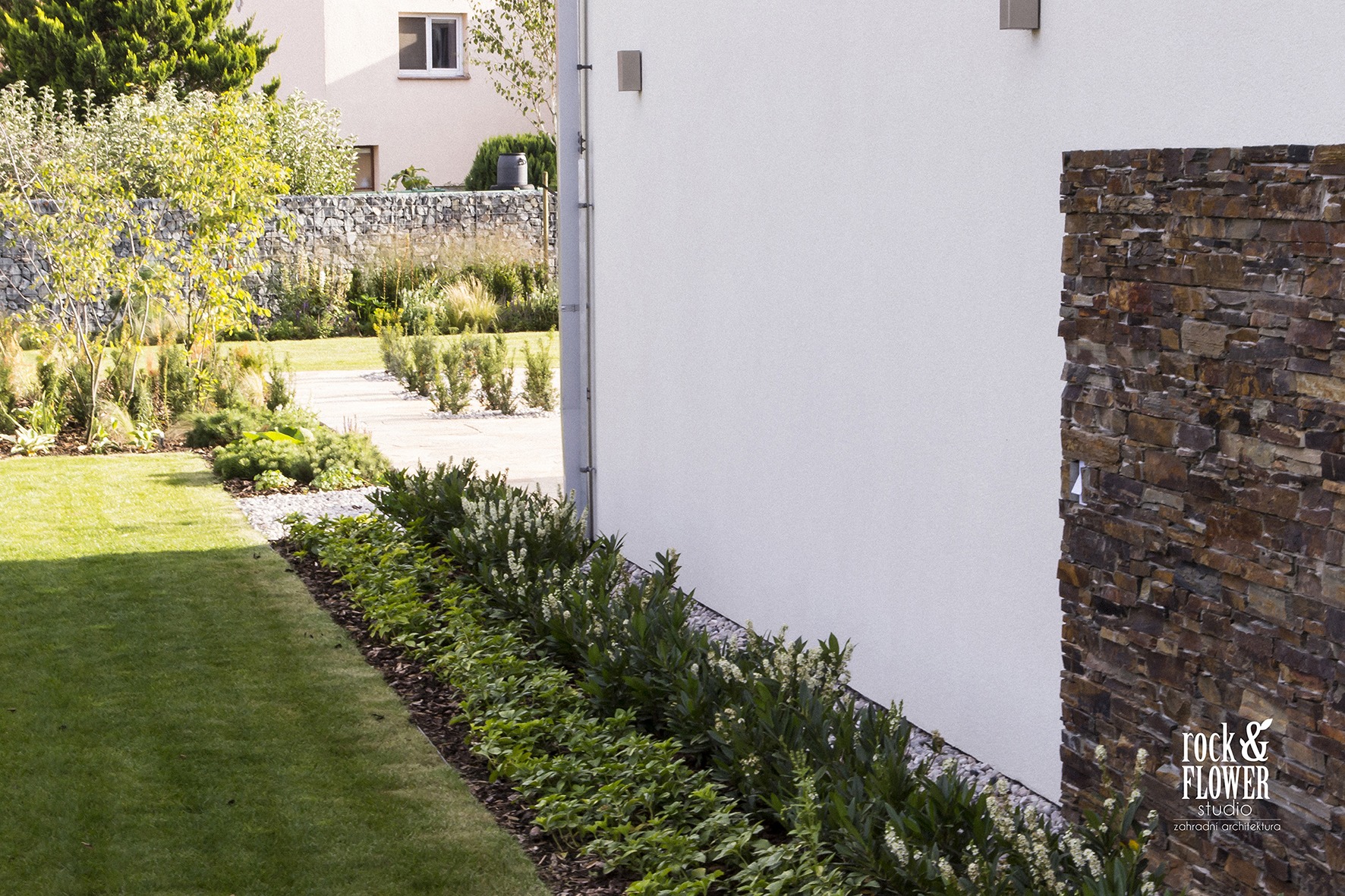 Nowoczesny ogród w Pradze, Rock&Flower studio