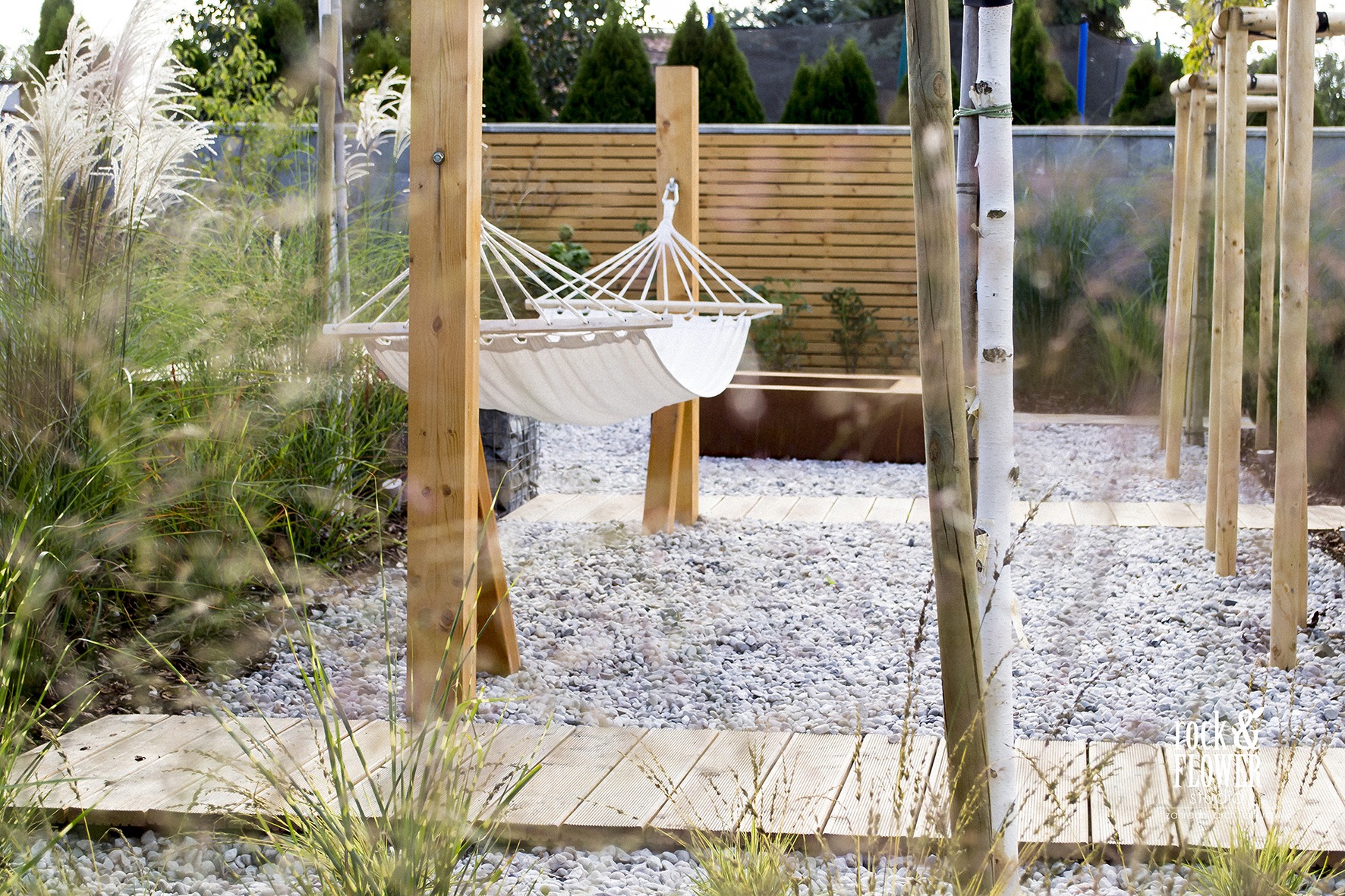 Nowoczesny ogród w Pradze, Rock&Flower studio