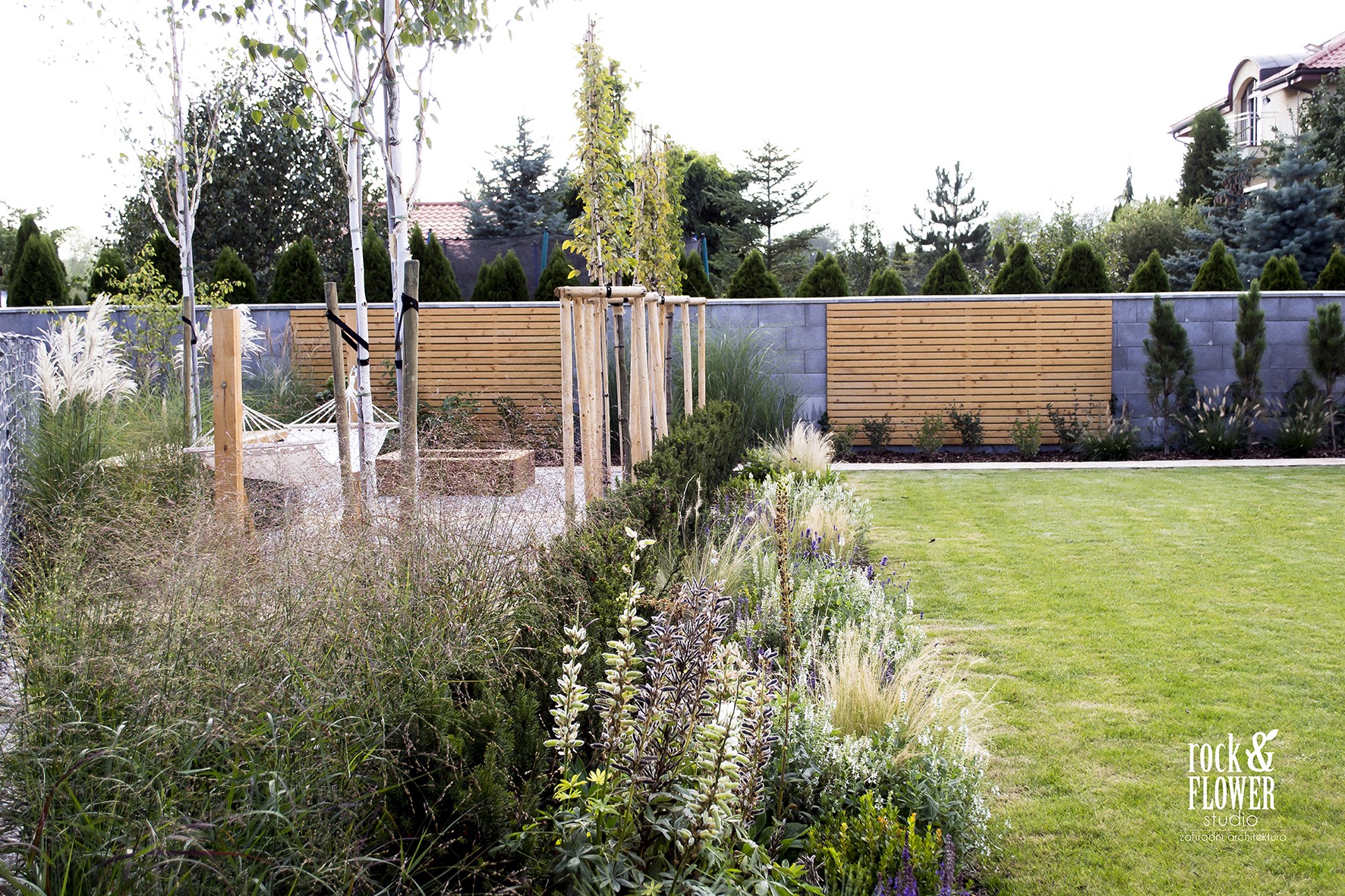 Nowoczesny ogród w Pradze, Rock&Flower studio