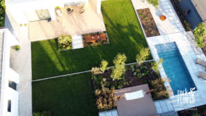 ogród łączonych materiałów